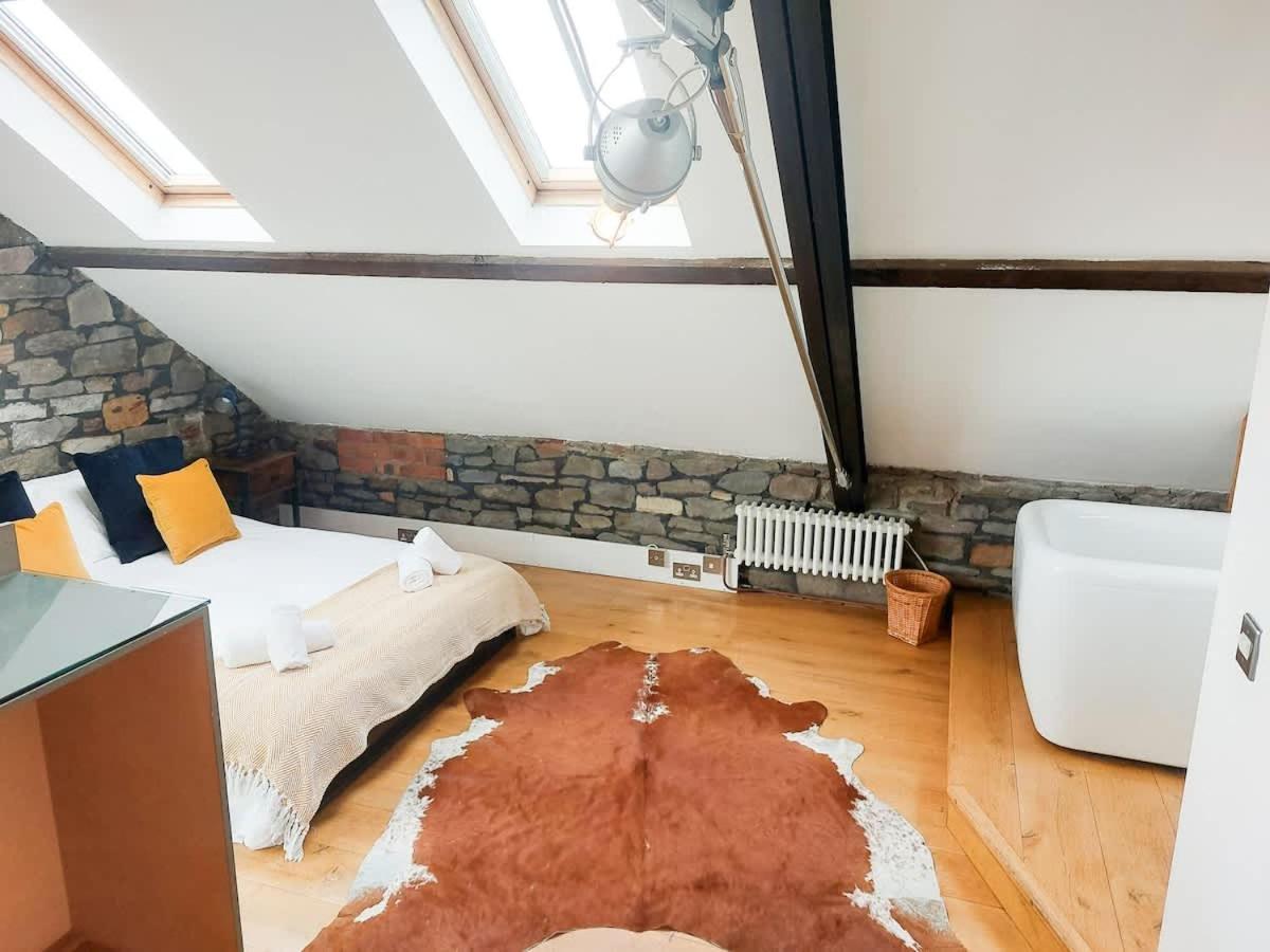 Converted Factory Loft Apartment Bristol Exterior photo
